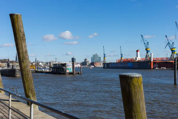 Hamburg Docks Anlagen Und Schiffe Frühlingsmärsch Nachmittagssonne Strahlend Mit Blauem — Stockfoto