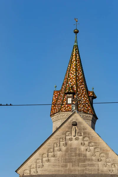 Fachadas Telhados Igreja Histórica Feriado Feliz Primavera Ensolarado — Fotografia de Stock