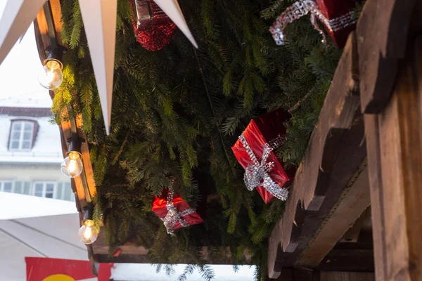 Queda Neve Mercado Natal Com Luzes Lâmpadas Decoração Mercado Histórico — Fotografia de Stock