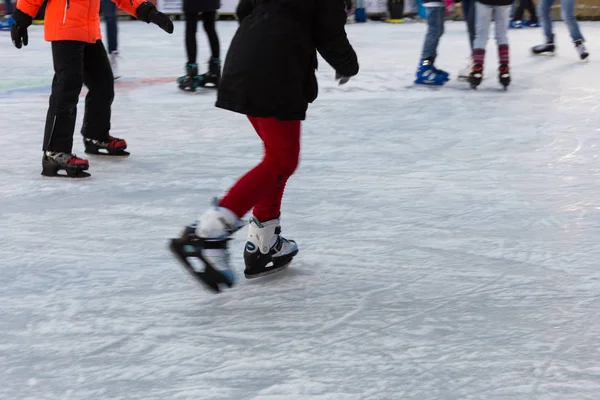 Patinagem Artística Tarde Inverno Janeiro Mercado Histórico Alemanha Sul — Fotografia de Stock