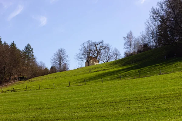 Mitteldeutsche Mittelgebirge Den Osterfeiertagen Mit Blauem Himmel Und Grünen Wiesen — Stockfoto