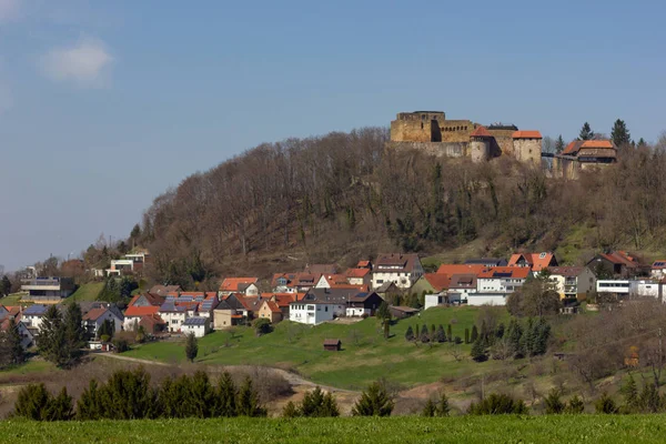 Cavaleiros Castelo Alto Uma Montanha Férias Primavera Oriental Alemanha Sul — Fotografia de Stock
