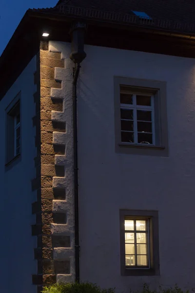 Ventanas Fachadas Hora Azul Histórica Ciudad Romántica Noche Primavera Sur — Foto de Stock