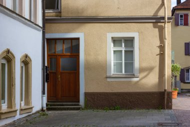 tarihi şehir schwaebisch gmuend schwaebisch gmuend sokakları bahar güneşli öğleden sonra şehir cepheler