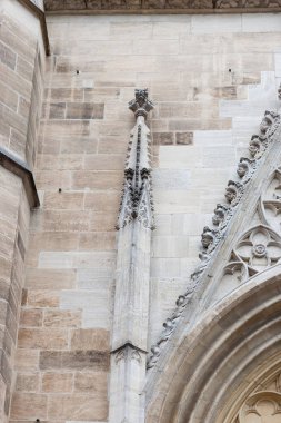 kilise taş sanatı rakamlar ve sütunlar güneye Alman tarihi kent antik cephesinde