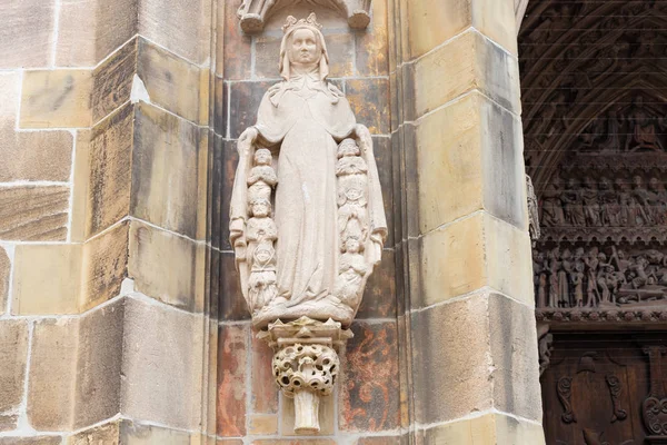 Iglesia Piedra Figuras Arte Columnas Antigua Fachada Ciudad Histórica Del — Foto de Stock