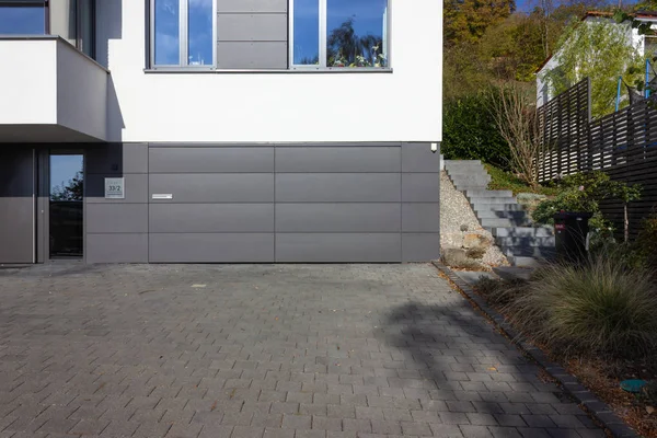 Carports Een Zonnige Dag Een Klein Stadje Zuid Duitsland Cuntryside — Stockfoto