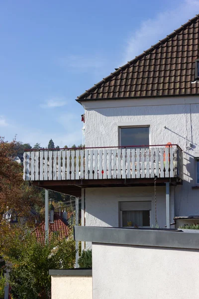 Varanda Edifícios Privados Dia Ensolarado Outono Alemanha Sul — Fotografia de Stock