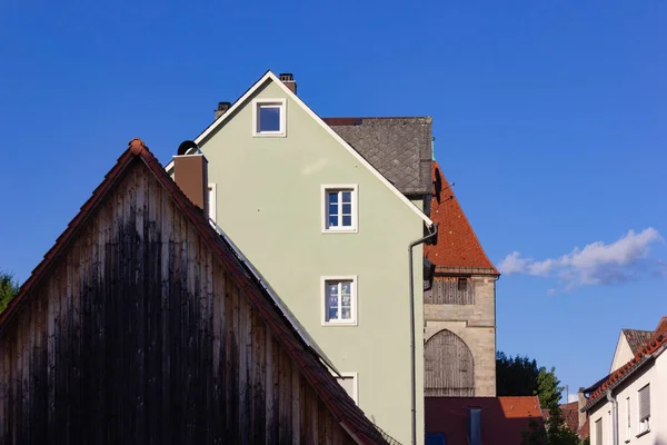 Blue Sky City Fasader Och Hustak Södra Tyskland Sommarkväll Nära — Stockfoto