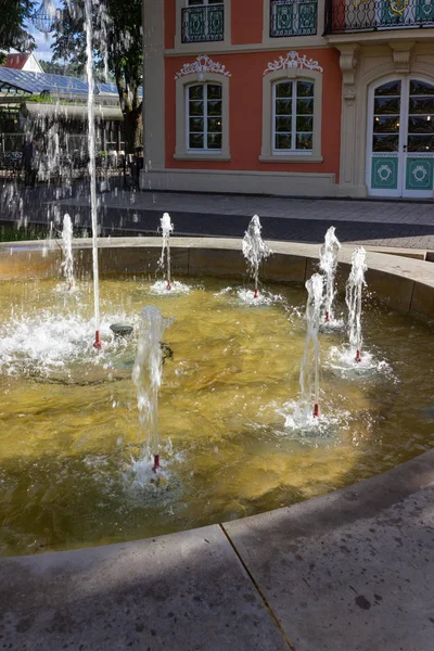 Fuente Histórica Parque Ciudad Rokoko Día Sol Primavera Sur Alemania — Foto de Stock