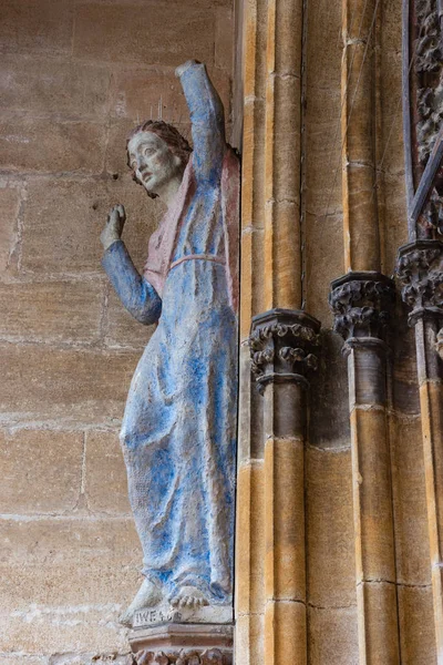 Madonna Figura Sulle Antiche Mura Della Chiesa Germania — Foto Stock