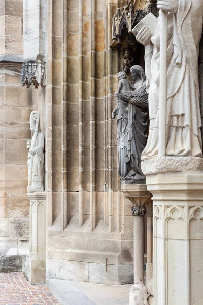 Igreja Pedra Arte Figuras Colunas Fachada Antiga Sul Cidade Histórica — Fotografia de Stock