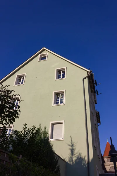 Kék Város Homlokzatok Háztetőkön Nyári Este Közelében Stuttgart Város Dél — Stock Fotó