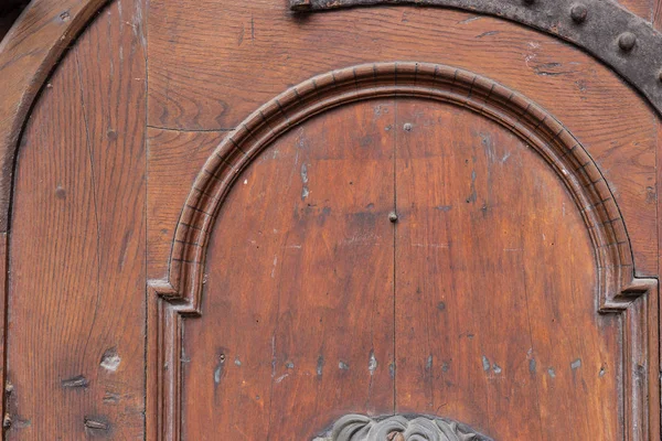 Igreja Porta Madeira Marrom Com Alças Detalhes Cidade Histórica Alemanha — Fotografia de Stock
