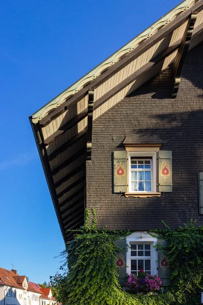 Allgäu Bayerische Stadthausfassade Aus Holz Süddeutschland Sommerabend — Stockfoto