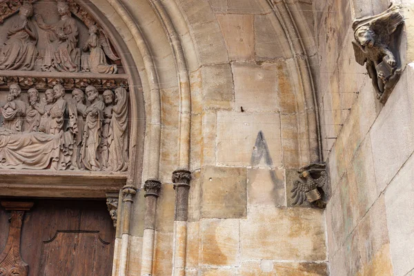 Igreja Pedra Arte Figuras Colunas Fachada Antiga Sul Cidade Histórica — Fotografia de Stock