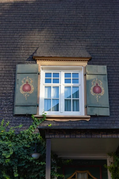 Πρόσοψη Βαυαρικό Ξύλινο Σπίτι Στην Πόλη Allgaeu Στη Νότια Γερμανία — Φωτογραφία Αρχείου