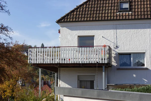 Varanda Edifícios Privados Dia Ensolarado Outono Alemanha Sul — Fotografia de Stock