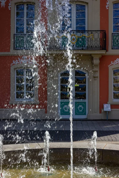 Fonte Histórica Parque Cidade Rokoko Dia Sol Primavera Sul Alemanha — Fotografia de Stock