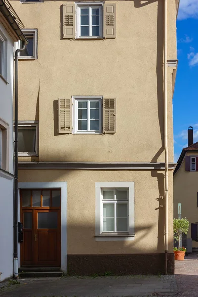 Stadtfassaden Der Historischen Stadt Schwäbisch Gmünd Bei Frühlingshaftem Sonnenschein Nachmittag — Stockfoto