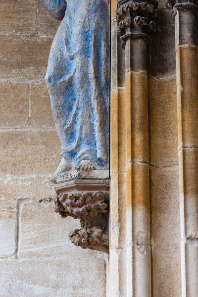 Figura Virgen Antigua Pared Iglesia Ciudad Histórica Del Sur Alemania — Foto de Stock