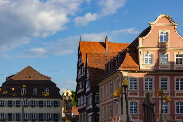 Fasady Miasta Historycznym Miasta Schwaebisch Gmuend Wiosenne Słońce Południu Schwaebisch — Zdjęcie stockowe