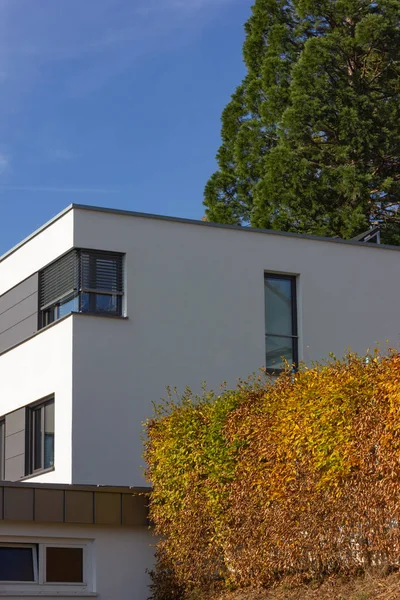 Casas Modernas Fachadas Pequeña Ciudad Sur Alemania Otoño Sol Día — Foto de Stock