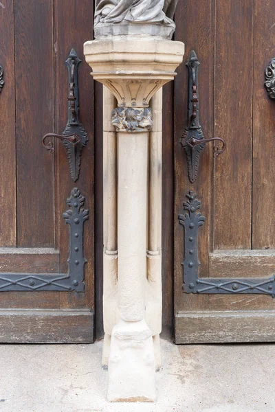 Kerk Stenen Kunst Cijfers Kolommen Oude Gevel Zuid Duitse Historische — Stockfoto