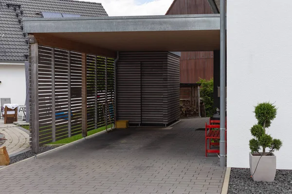 Moderner Eingangsbereich Und Garage Süddeutschen Raum Der Nähe Der Stadt — Stockfoto