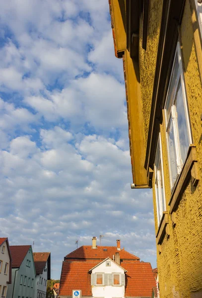 Dächer Mit Antenne Von Altbauten Sonnigen Nachmittag Süddeutschland — Stockfoto