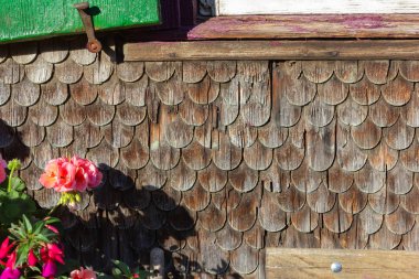 Bavyera çiftlik evi cephe ve Ayrıntılar eski yıpranmış