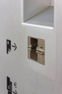 Trainstation ticketmachine Ayrıntılar Güney Almanya'da Kasım öğleden sonra