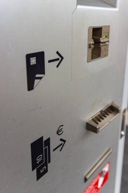 Trainstation ticketmachine Ayrıntılar Güney Almanya'da Kasım öğleden sonra