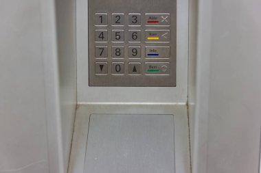 Trainstation ticketmachine Ayrıntılar Güney Almanya Locker'da Kasım öğleden sonra kapalı.