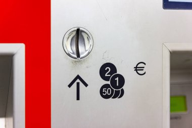 Trainstation ticketmachine Ayrıntılar Güney Almanya'da Kasım öğleden sonra