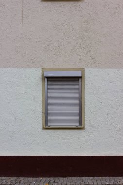 Güney Almanya şehirde sonbahar öğleden sonra ışık, kapı ve pencereleri ayrıntılarla tarihi şehir cepheler