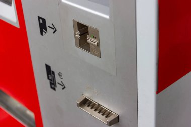Trainstation ticketmachine Ayrıntılar Güney Almanya'da Kasım öğleden sonra