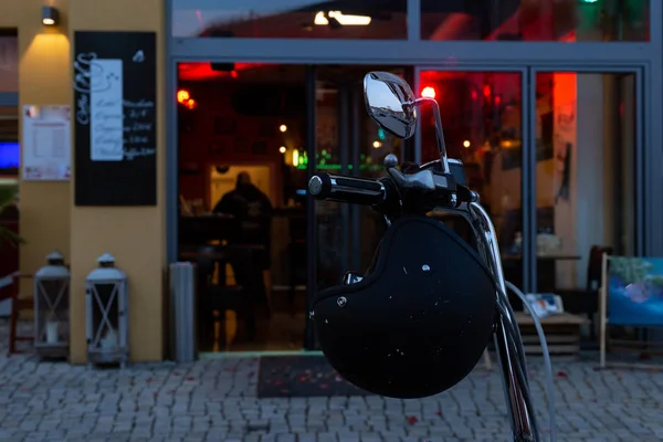 Luci Neon Bistrot Pub Sera Nel Centro Commerciale Della Germania — Foto Stock