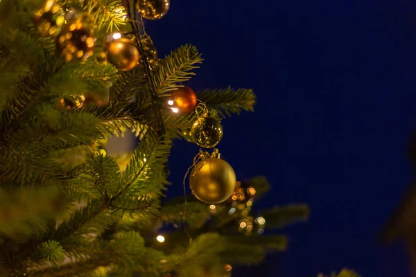 Choinka Bożonarodzeniowa Dekoracji Xmas Rynku Południowych Niemczech Niebieski Godziny Wieczorne — Zdjęcie stockowe