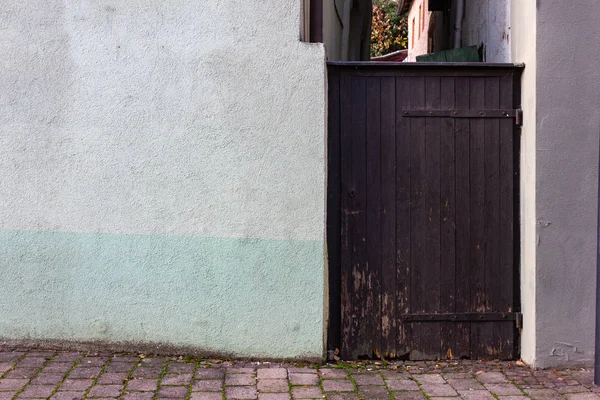 Historische Stadtfassaden Mit Türen Und Fenstern Süddeutschland Herbstlichen Nachmittagslicht — Stockfoto