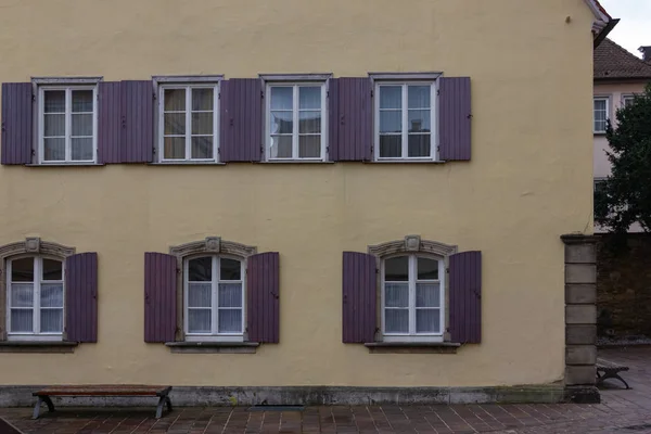 Historiska Staden Fasader Med Dörrar Och Fönster Detaljer Södra Tyskland — Stockfoto