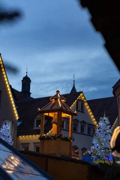 Weihnachtsbeleuchtung Marktplatz Adventlichen Dezemberhimmel Süddeutschland — Stockfoto
