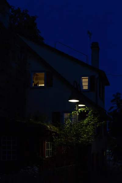 Edificios Históricos Ventanas Luz Lámpara Otoño Tarde Por Noche Cielo — Foto de Stock