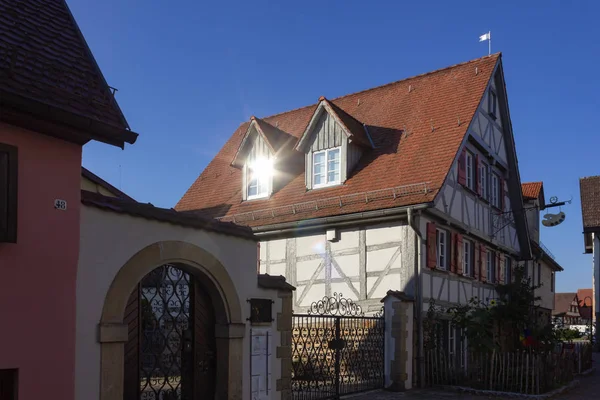 Dach Historischer Fachwerkhäuser Der Süddeutschen Landstadt Sonnigen Nachmittag — Stockfoto