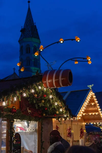 Рождественский Рынок Кабинки Огни Детали Красочные Лампы Украшения Подарки — стоковое фото