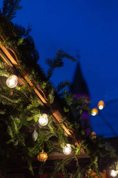 Kerstverlichting Marktkraam Details Zoals Kleurrijke Lampen Decoratie Geschenken — Stockfoto