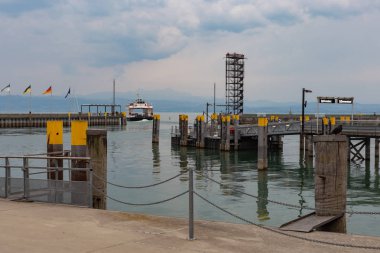 Güney Almanya Konstanz Gölü iskele ve liman yüklemelerde