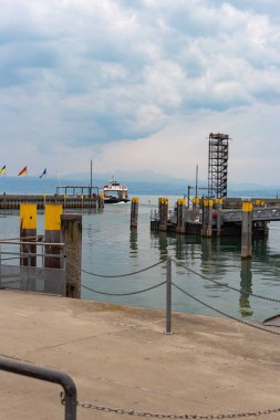 Güney Almanya Konstanz Gölü iskele ve liman yüklemelerde
