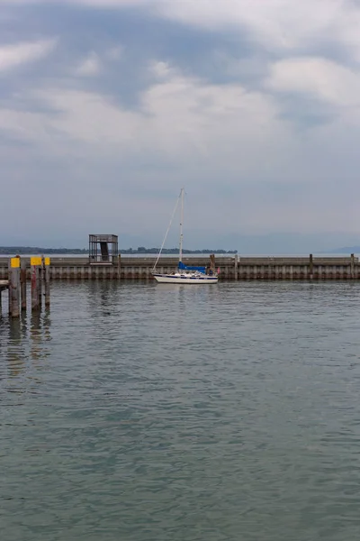 Güney Almanya Konstanz Gölü Iskele Liman Yüklemelerde — Stok fotoğraf