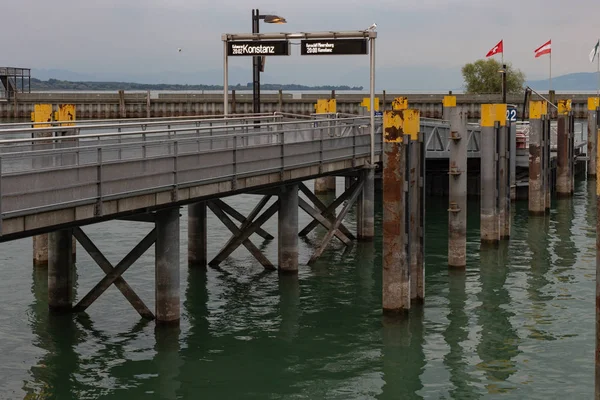 Muelle Instalaciones Portuarias Sur Alemania Lago Constanza Imágenes de stock libres de derechos